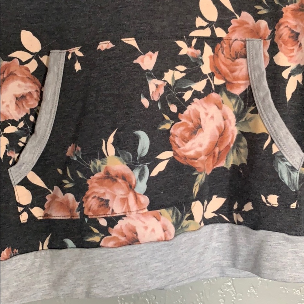 Hooded Pull Over - Picture 2 of 3